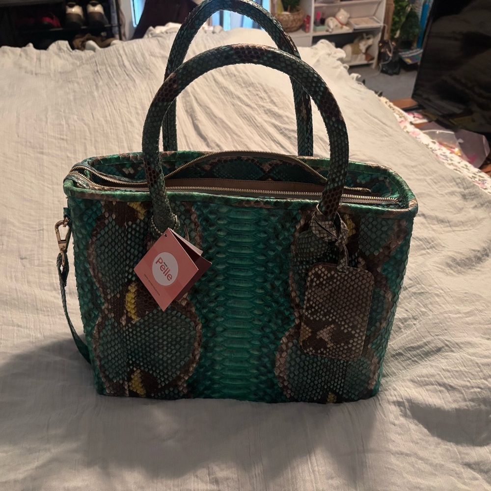 Grand Pele Leather Snake Skin Tote Bag